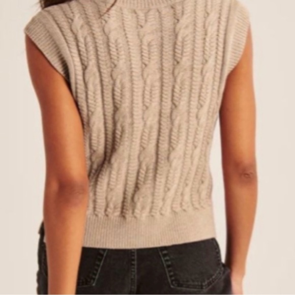Abercrombie & fitch cable v-neck sweater vest with side notch size M - Picture 2 of 4